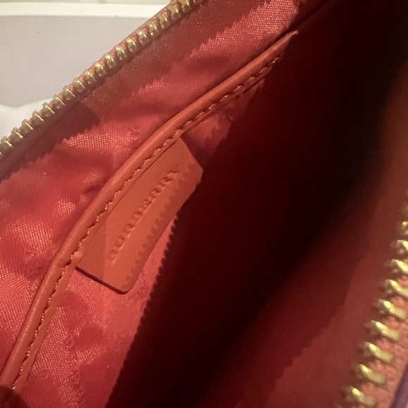 BRANDNEW BURBERRY Wristlet - Picture 6 of 6